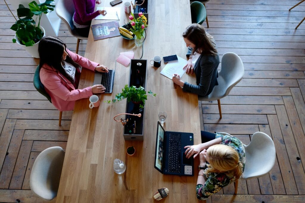 Como criar um cantinho de coworking que realmente funciona