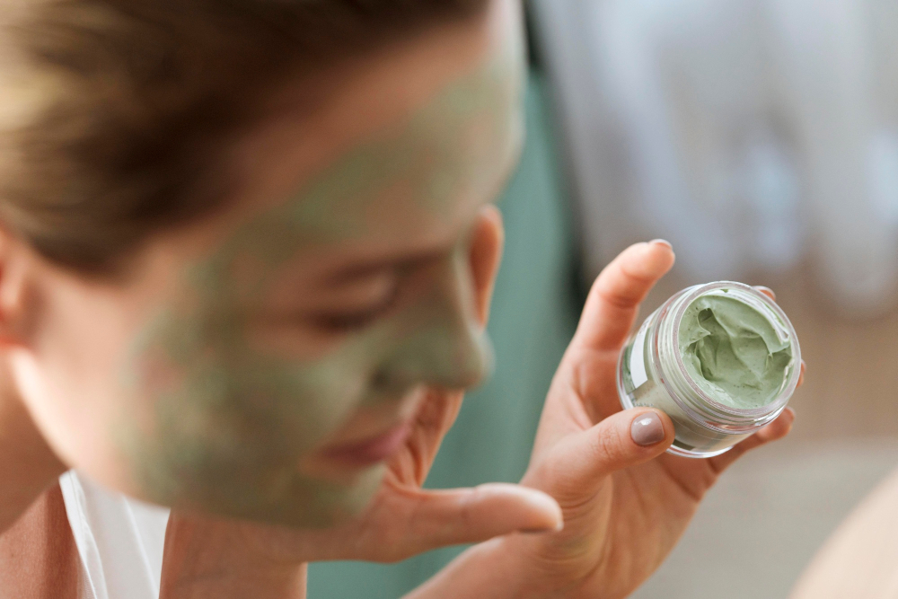 Como usar máscara de argila verde no rosto