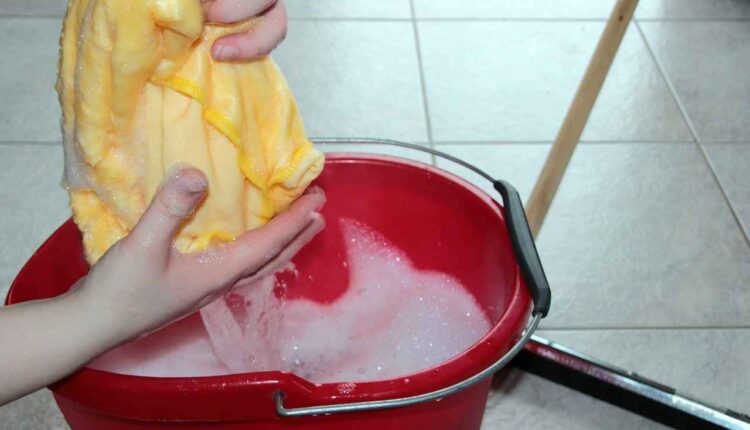 Como uso água-oxigenada com vinagre para facilitar minha rotina