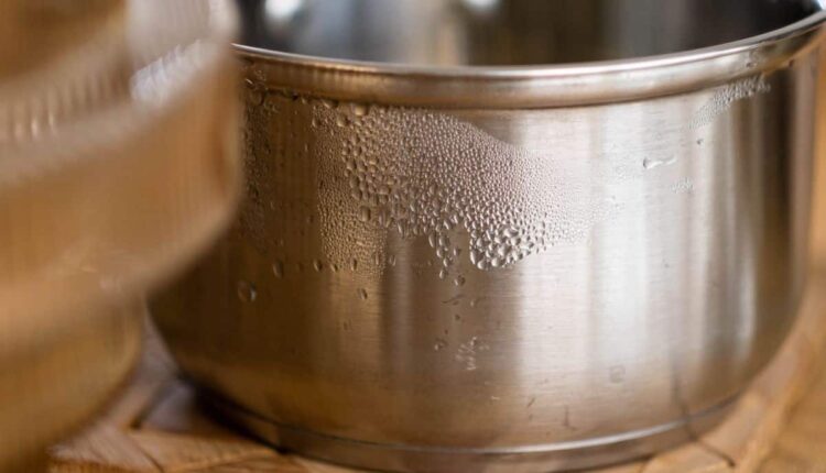 Dica simples para deixar o inox da cozinha brilhando de novo