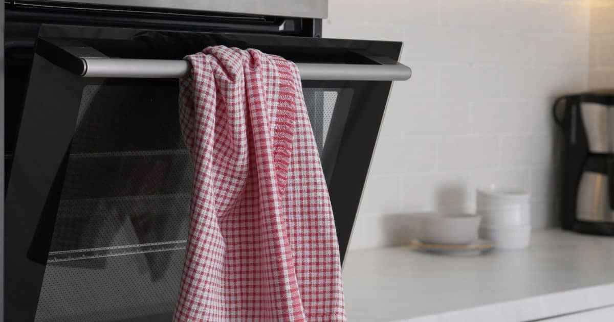 Por que você vai pensar duas vezes antes de pôr pano na porta do forno