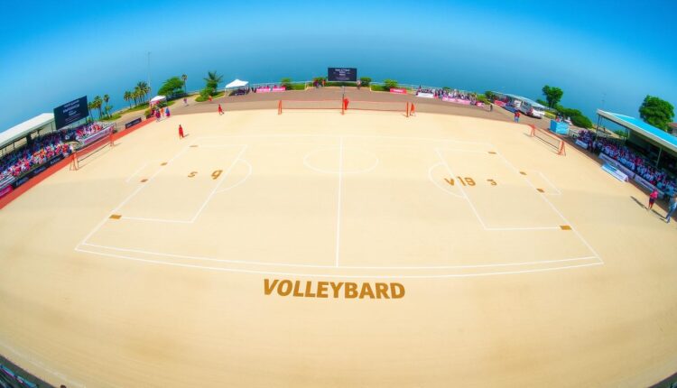 Quanto mede uma quadra de vôlei oficial
